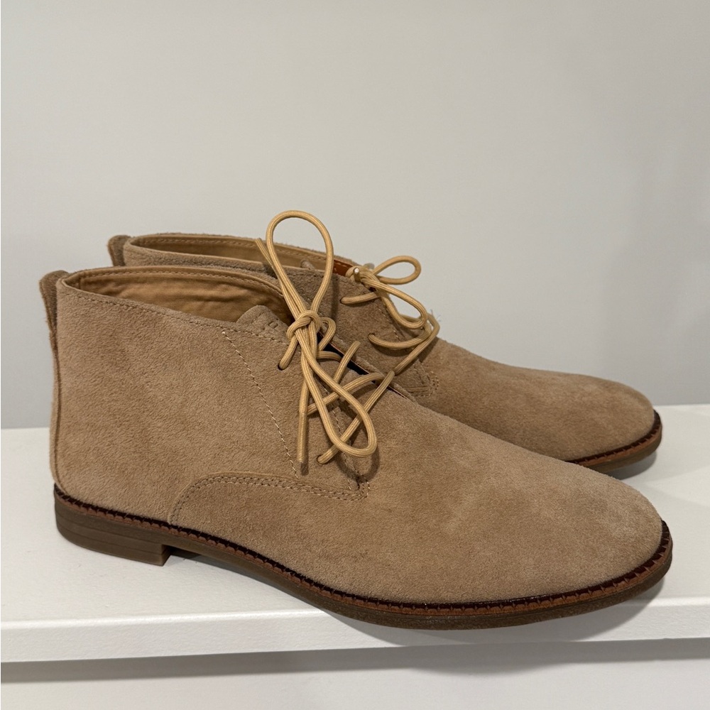 Sperry tan suede ankle booties size 8 women’s like new